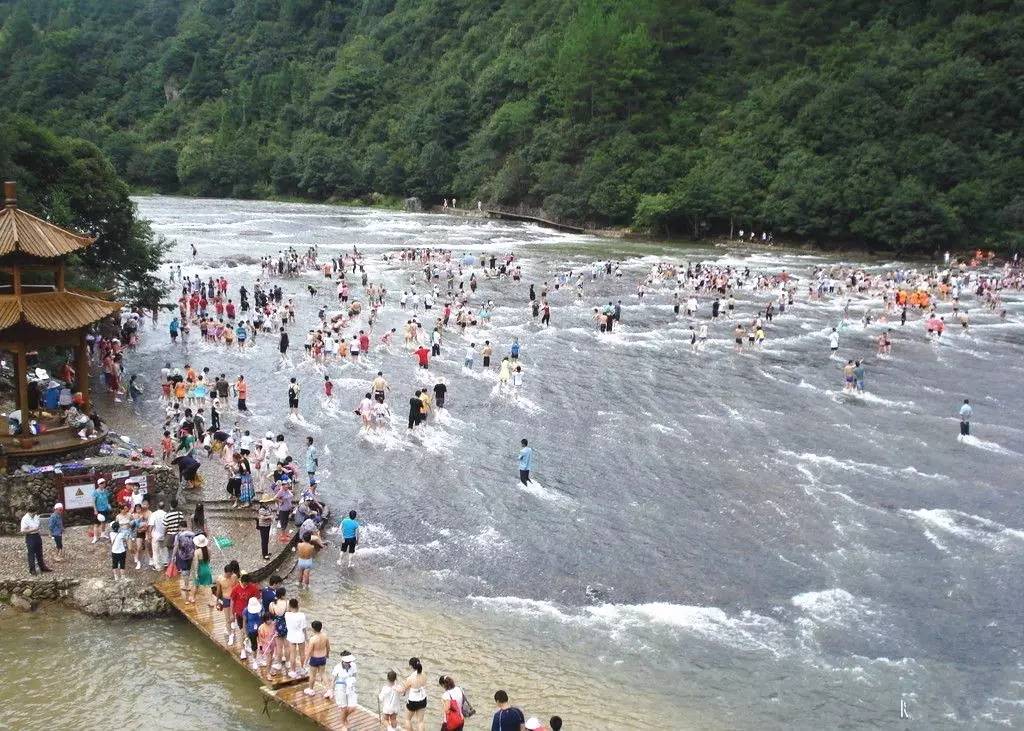 上海旅游必备攻略：出行必备物品，上海特色美食推荐